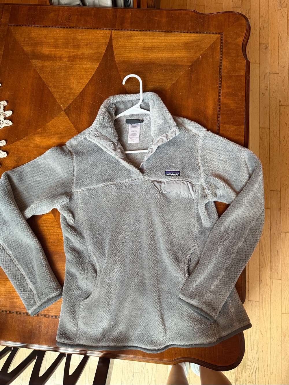 Patagonia Women's Light Gray Synchilla Pullover